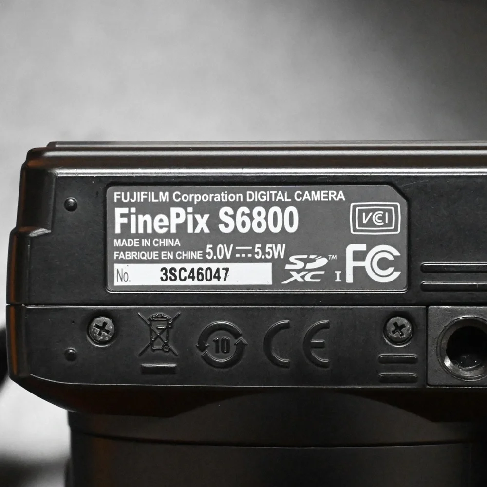 Fujifilm Finepix S6800 Solid Black Digital Camera With Blk/Wht Camera Strap